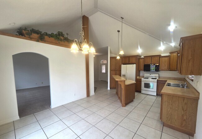 Building Photo - 848 S Jester Ave