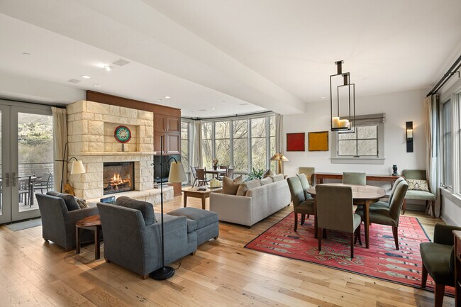 Foto del edificio - 101 N Spring St