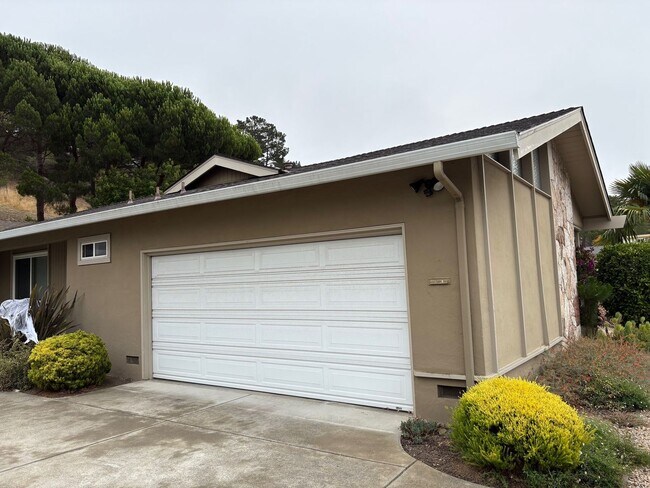 Photo - 3307 Shasta Dr Apartment