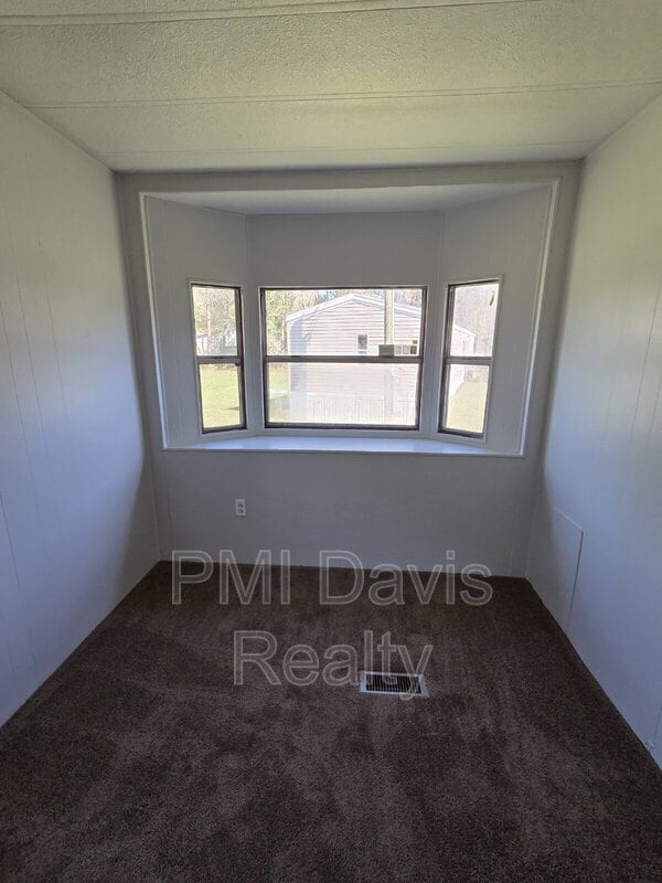 Building Photo - 5260 Highway 17 S