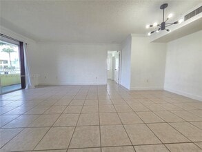 Building Photo - 10765 SW 108th Ave