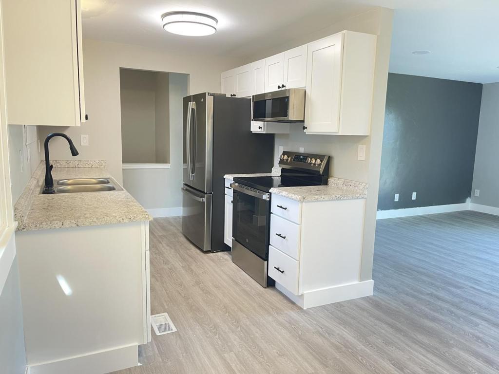 Foto principal - 2240 E Summit Dr