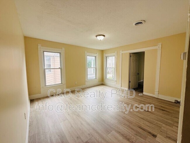 Building Photo - 3838 Marvin Ave