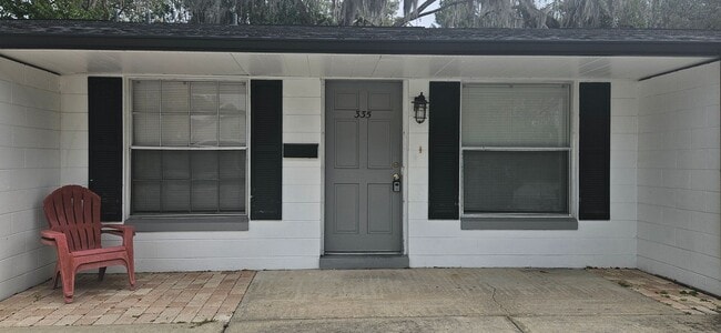 Foto del edificio - Charming 2/1 in the heart of Downtown Deland!