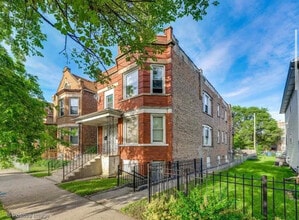 Building Photo - 1653 S Springfield Ave