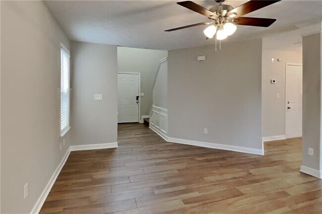 Foto del edificio - 1357 Glenover Way