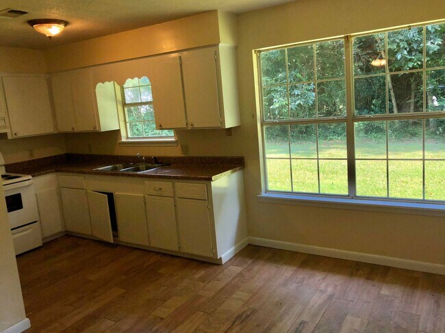 Building Photo - 109 Presley Dr