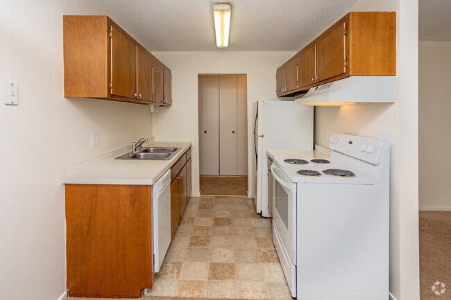 1BR, 1BA - 696 SF - The Park Apartments