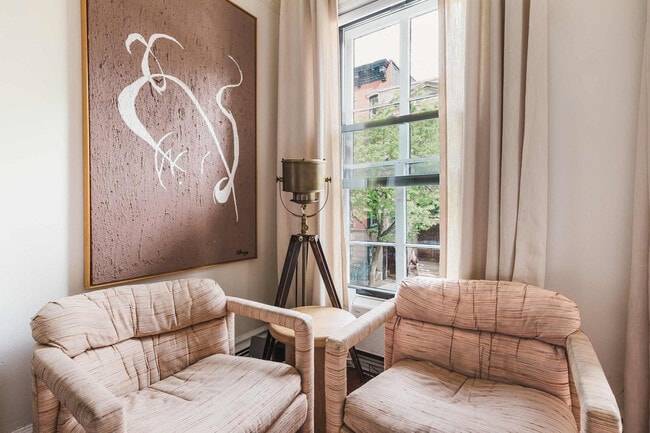 Building Photo - 364 6th Ave