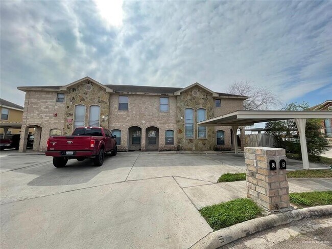 Building Photo - 1505 W Kiwi Ave