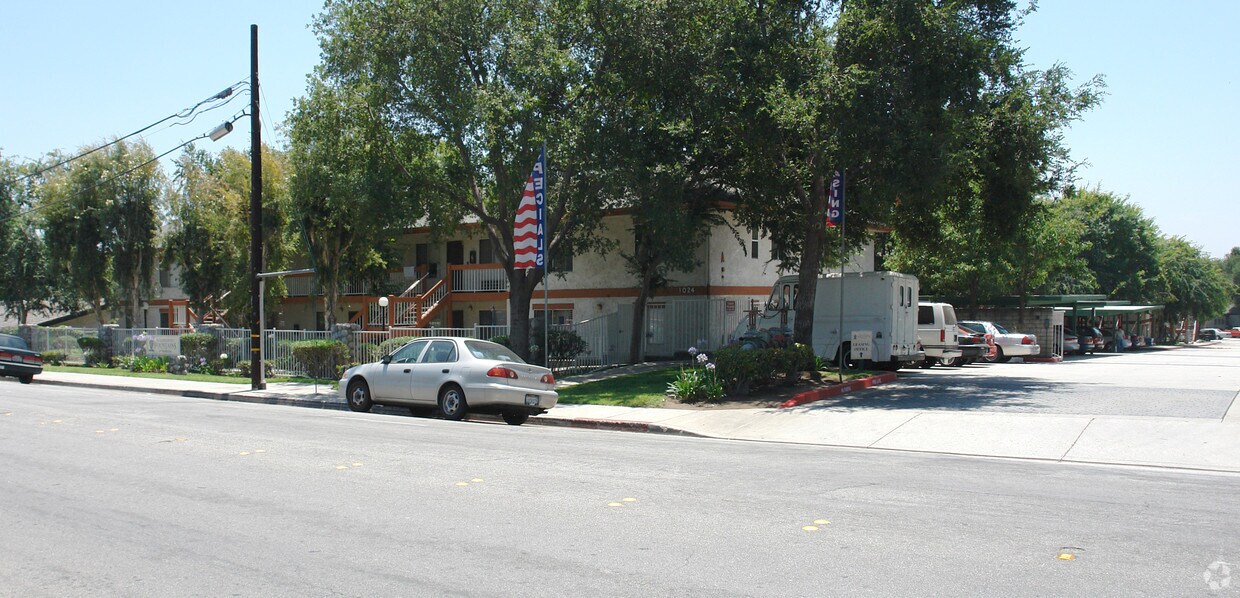 Primary Photo - Whispering Fountains At Monrovia