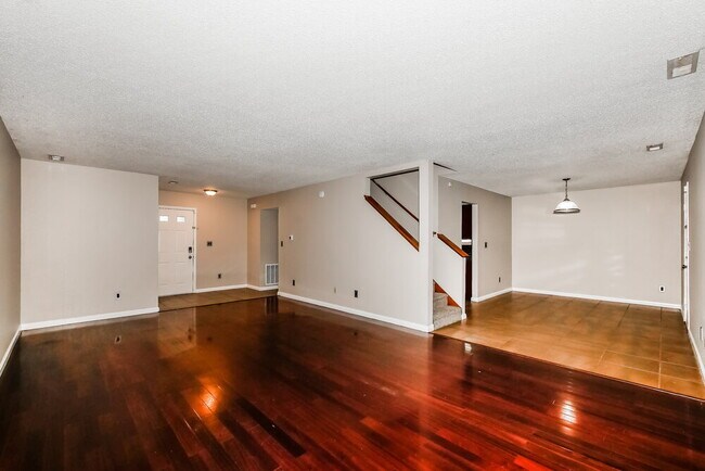 Foto del edificio - 4008 Crabtree Ct