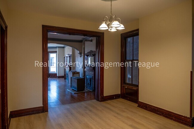 Foto del edificio - 1040 5th Ave