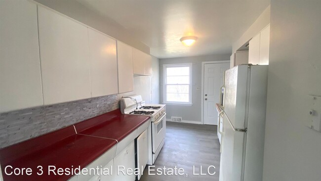 Foto del edificio - 3 br, 1 bath House - 817 W. Ridge Road