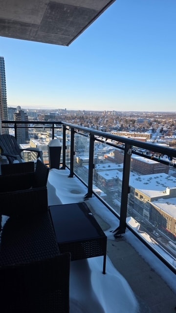 Building Photo - 60 Charles St W