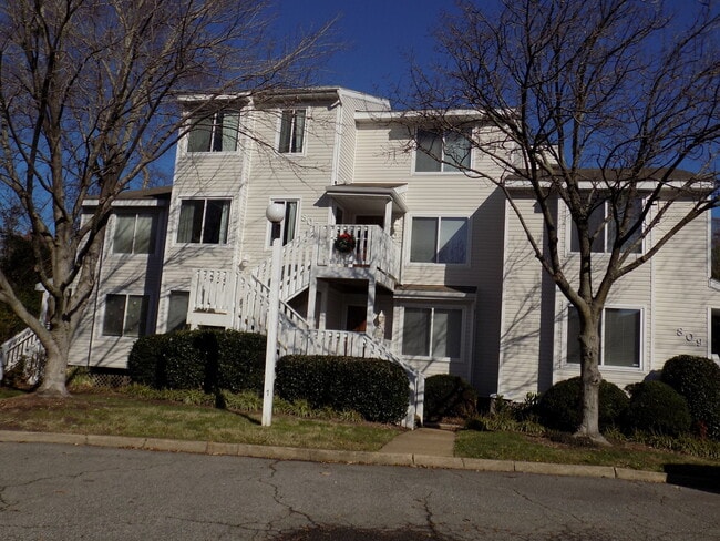 Building Photo - 807 Seawinds Ln