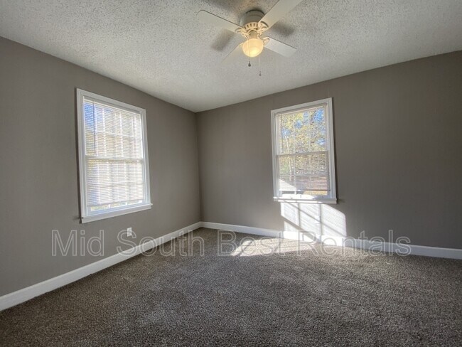 Building Photo - 1645 Shadowlawn Blvd