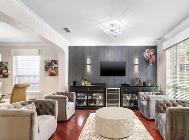 Foto del edificio - 2211 Mad River Ln