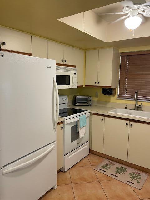 Foto del edificio - 421 SW South River Dr