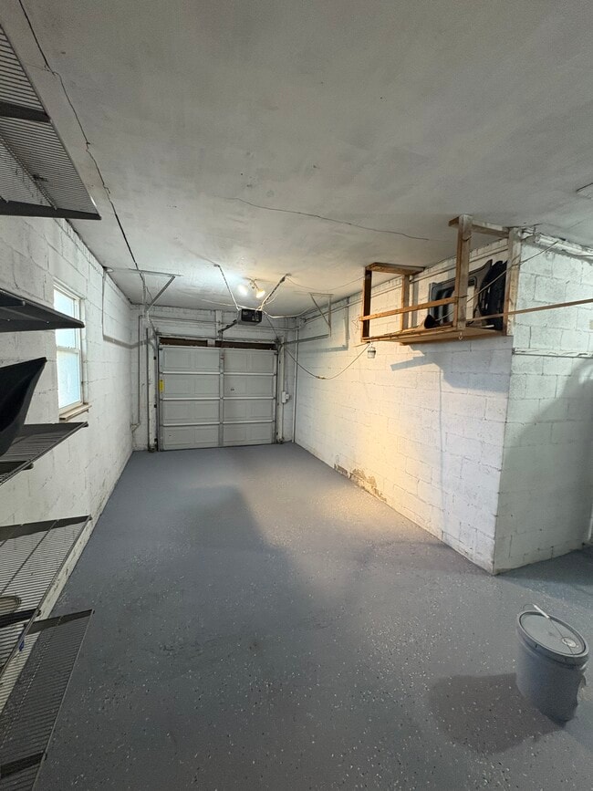 Building Photo - 1230 E 54th St