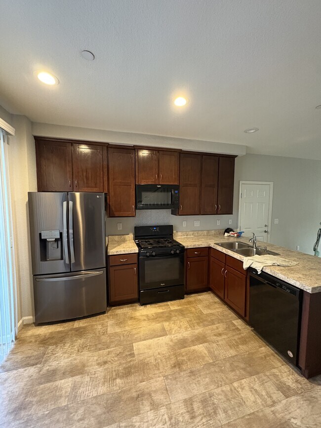 Foto del edificio - 488 Palmilla Pl