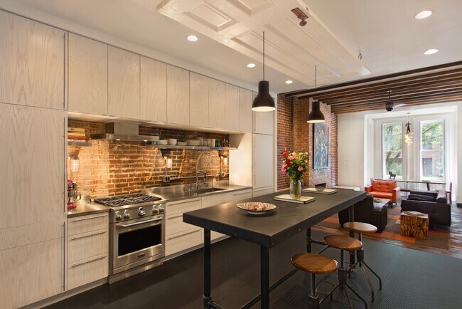 Building Photo - 1217 N St NW