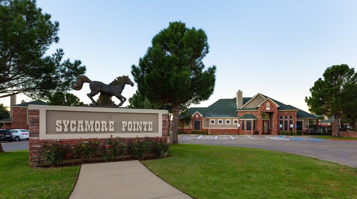 Primary Photo - 2201 Sycamore School Rd