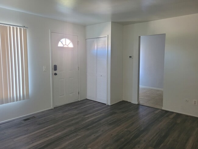 Foto del edificio - 3124 E Lafayette St