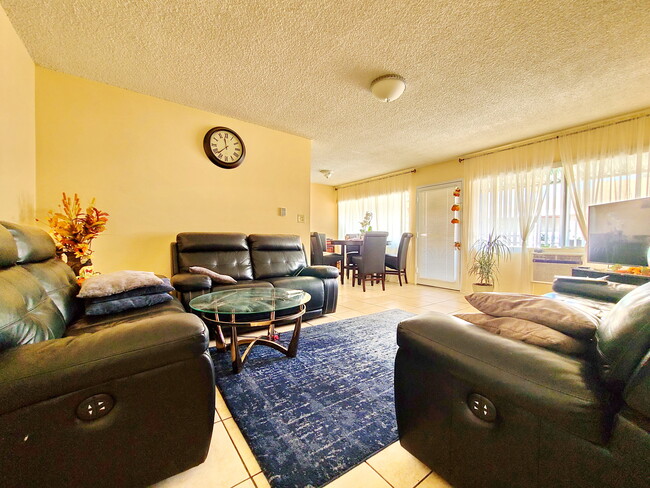 Living Area - 6654 Wilkinson Ave