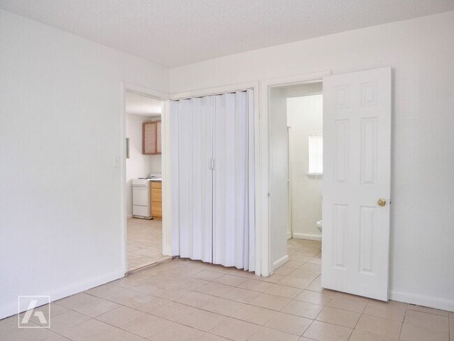 Foto del edificio - 1216 Cloverlawn Ave