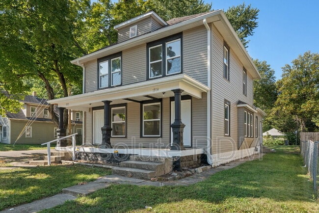 Photo - 1314 North Dearborn Street House