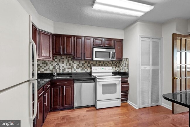Building Photo - 3713 S George Mason Dr