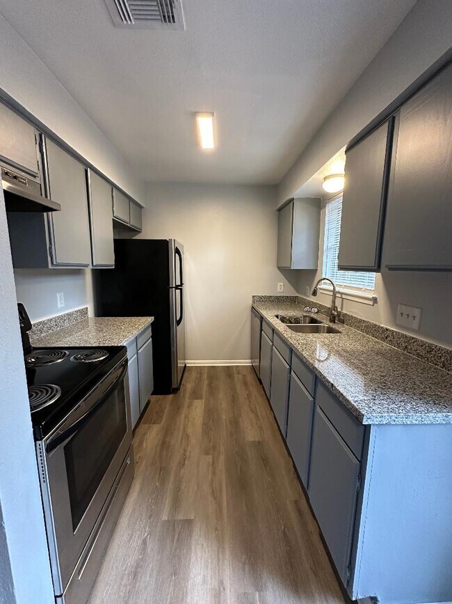Foto del edificio - 1227 Lyric Ln