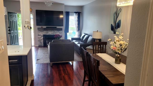 Foto del edificio - 3918 Pickett Pl Dr