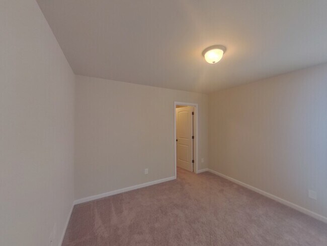 Foto del edificio - NOW AVAILABLE! - 752 Lynnfield Dr, Lawrenc...
