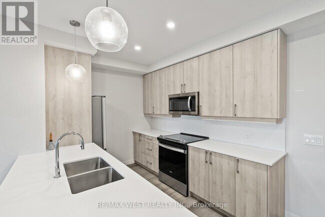 Building Photo - 118 West St