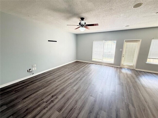 Building Photo - 740 Copperfield Dr W