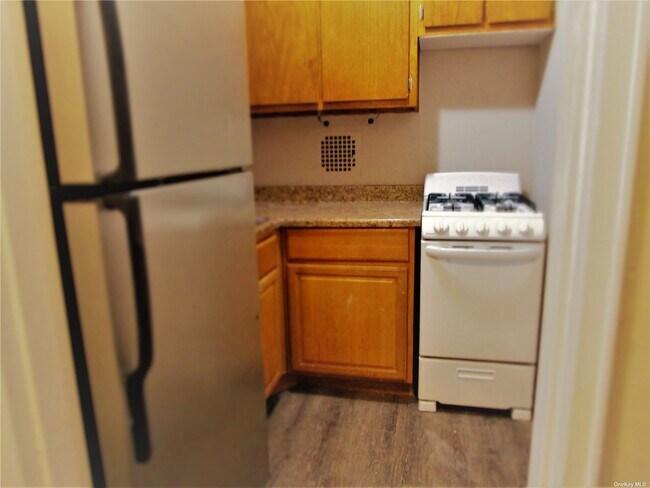 Building Photo - 151-05 Cross Island Pkwy