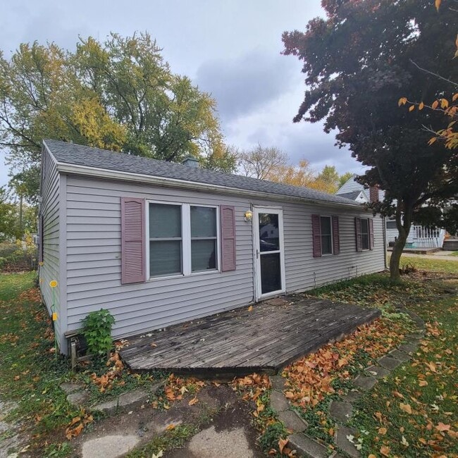 Building Photo - 1927 Sunnymede Dr