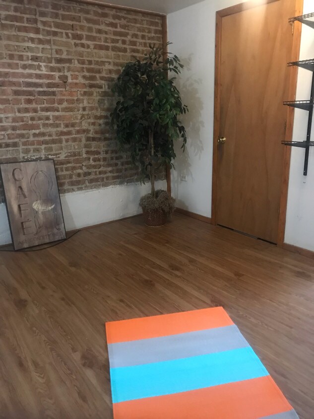 2927 W McLean Ave Unit 2927 W McLean Garden, Chicago, IL 60647