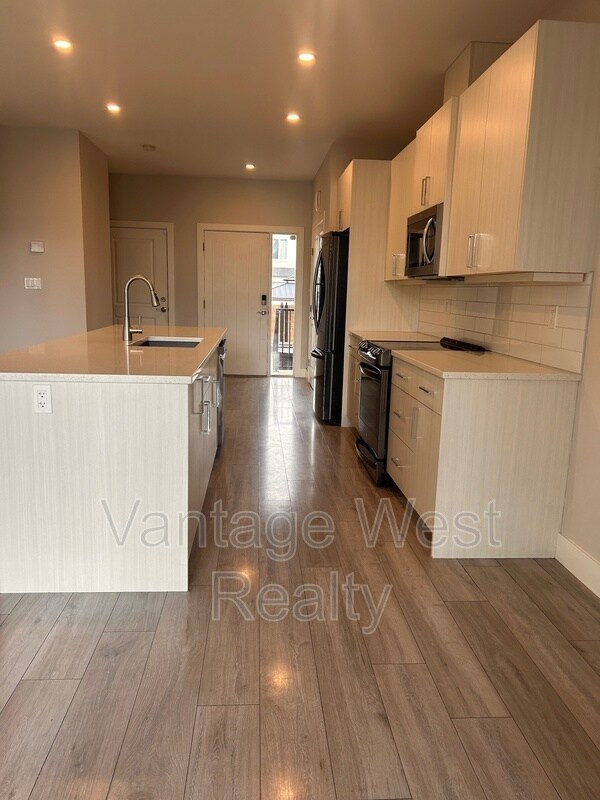 Photo du bâtiment - 3727 Inverness Rd