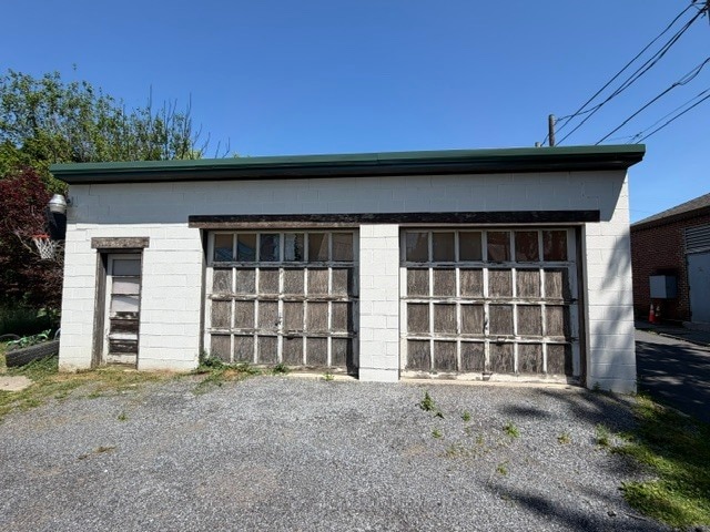 Building Photo - 36 N Railroad St