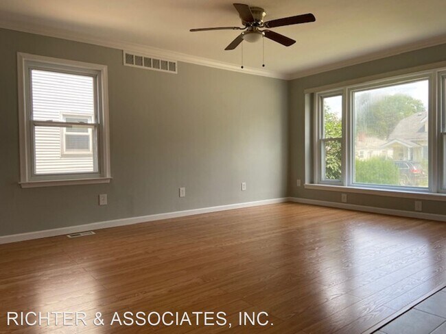 Foto del edificio - 4 br, 2 bath House - 3855 ROYAL AVE