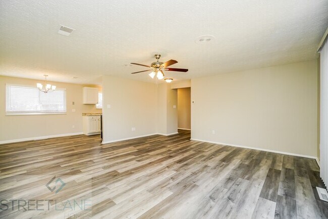 Building Photo - 6829 Gilette Dr