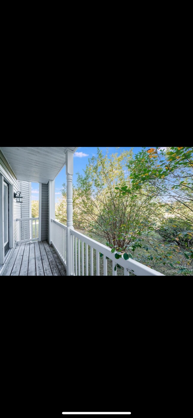 Foto del edificio - 10214 Rose Meadow Ln
