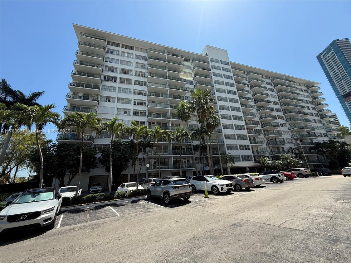 Primary Photo - 1408 Brickell Bay Dr