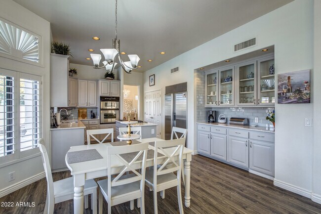 Foto del edificio - 2012 E Freeport Ln