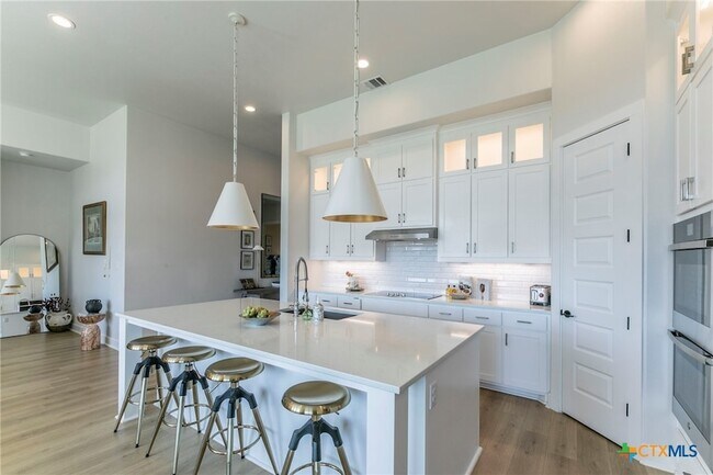Foto del edificio - 6413 Waggoner Ct