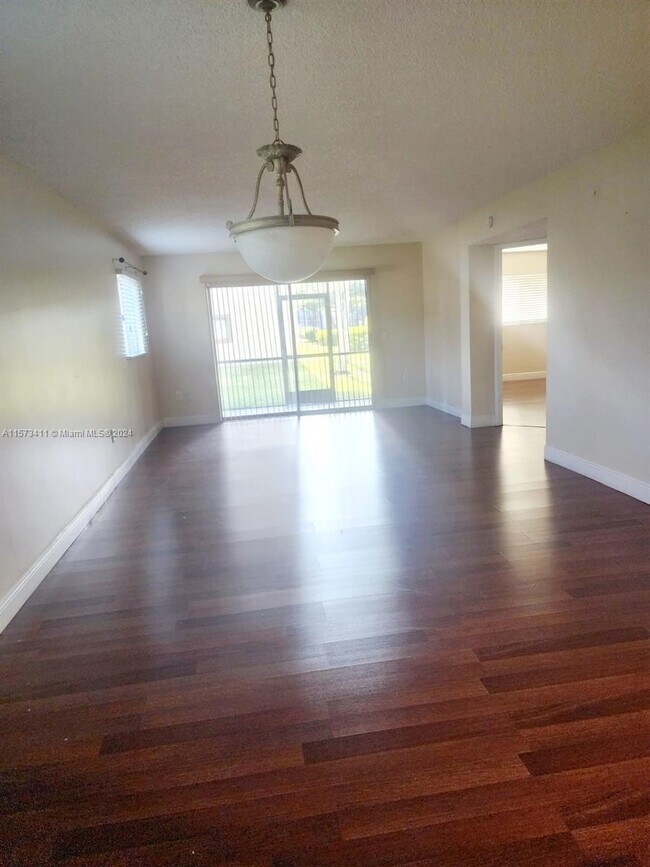 Foto del edificio - 1600 SW 127th Way