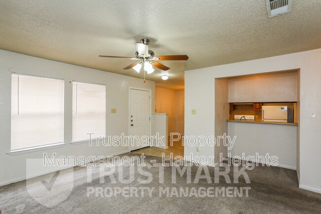 Building Photo - 2701 Bermuda Dr
